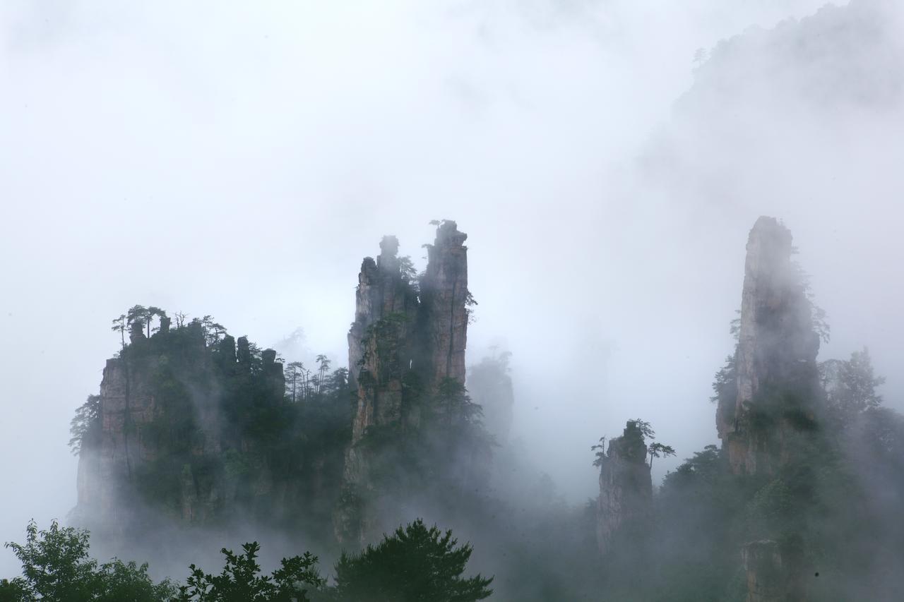 Guihua Road 106Th Hostel Zhangjiajie Exteriör bild